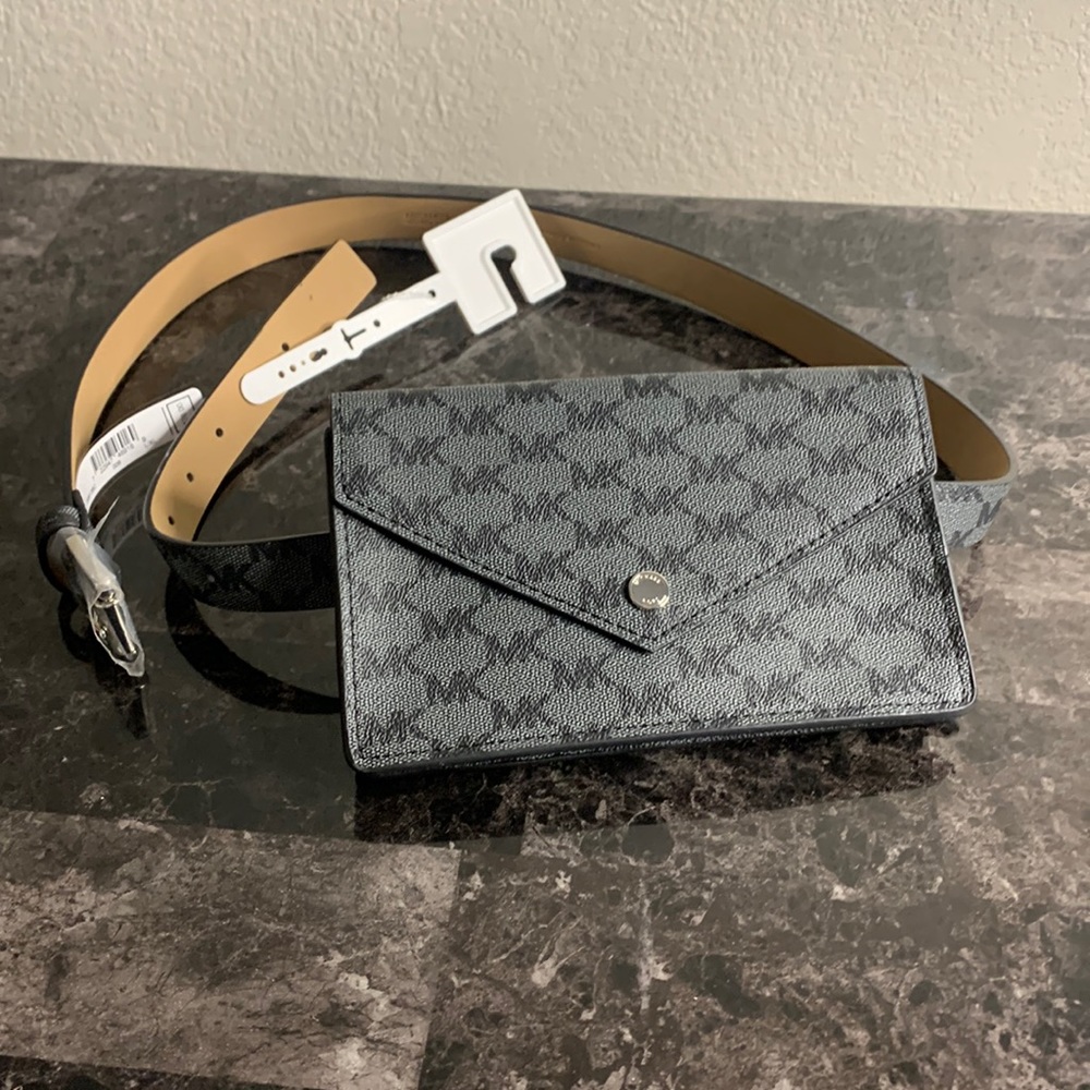L/XL Michael kors belt bag/ Fanny pack